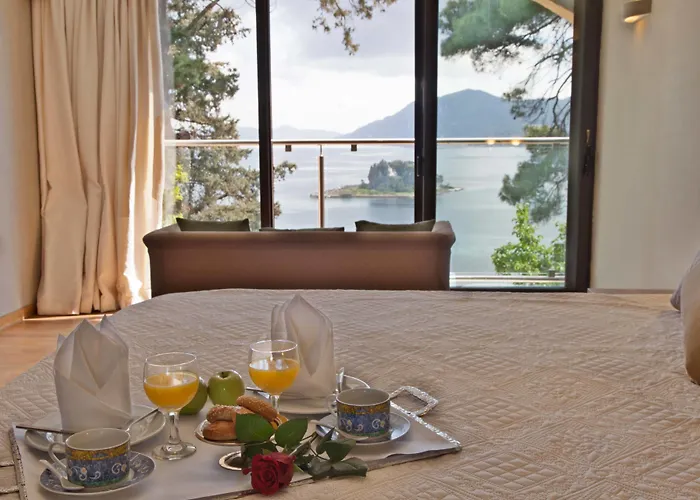 コルフ ホリデー パレス ホテル 5*