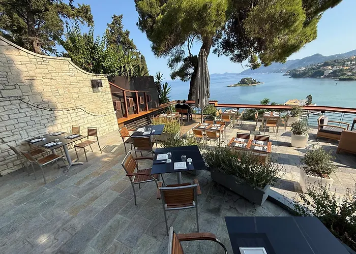 Corfu Palace Hotell 5*